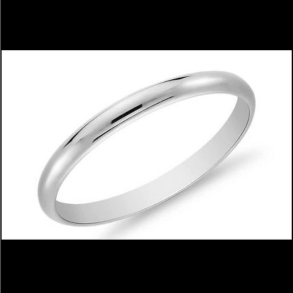 Women’s Blue Nile platinum wedding band - Picture 3 of 3